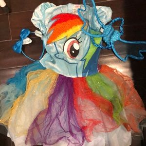My Little Pony Rainbow Dash Halloween costume.